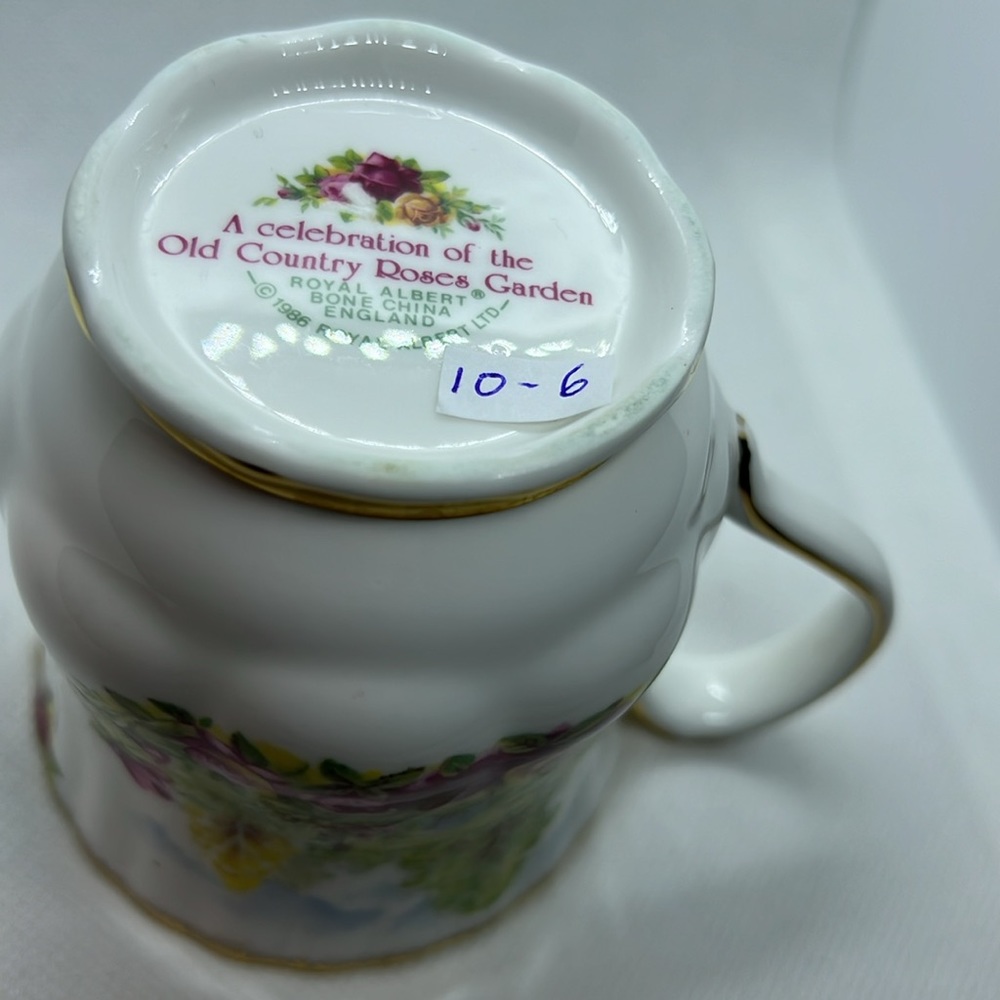 ROYAL ALBERT MUG 25th ANNIVERSARY A CELEBRATION OF THE OLD COUNTRY ROSES GARDEN - Picture 11 of 11